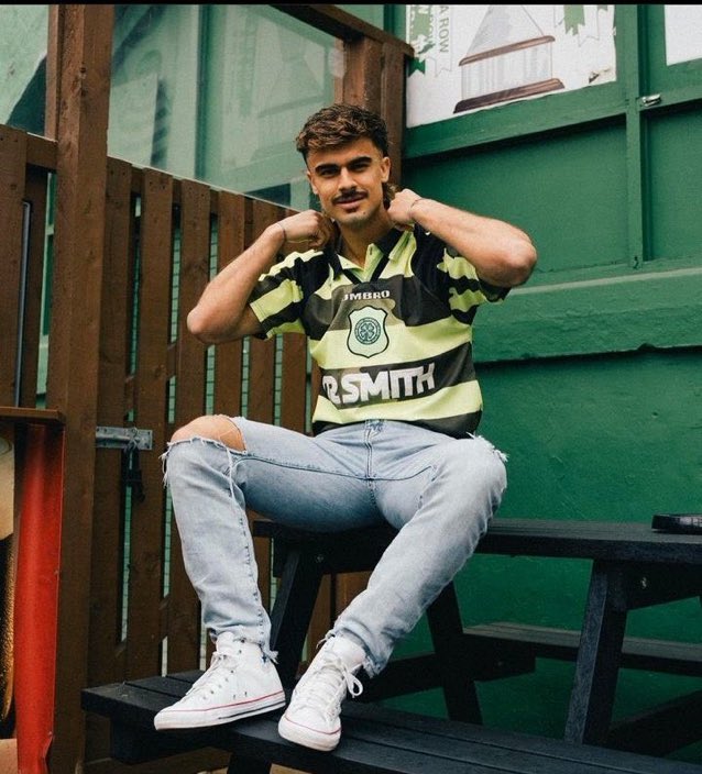Jota e um kit retro do Celtic 💧