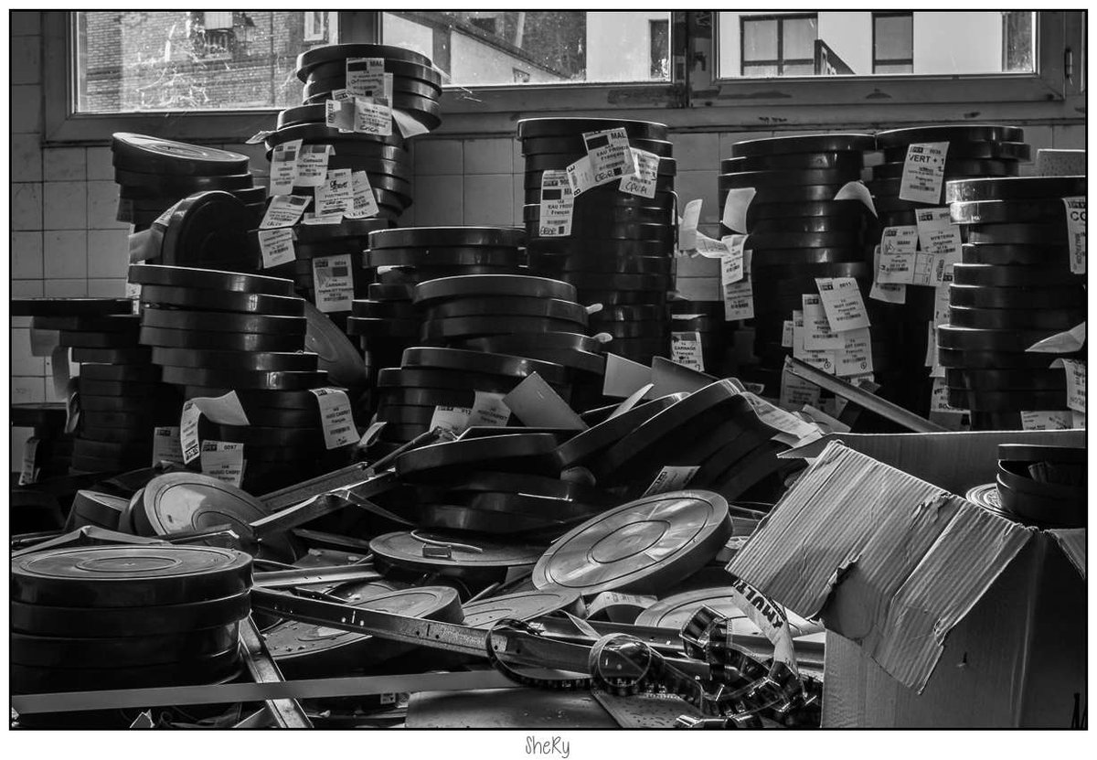 ImagesDeShery's tweet photo. Le cinéma est un mélange parfait de vérité et de spectacle.
2016 - #urbex https://t.co/NvgNS2yYJu