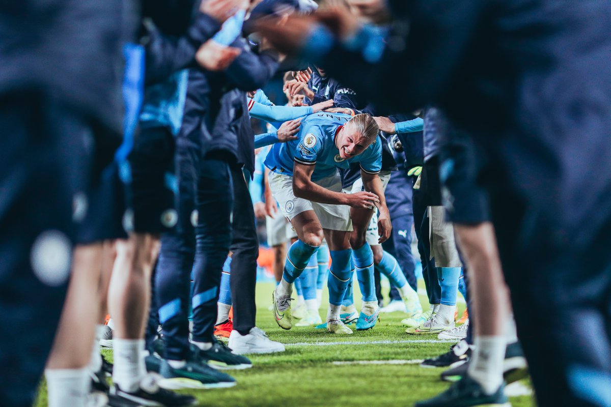 ManCity's tweet photo. 🌟 @erling 🌟

🔵 3-0 ⚒️ #ManCity https://t.co/IBzBCtpJw3