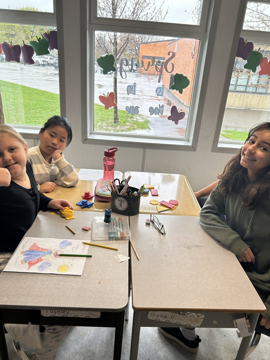 Can you guess the sorting rule?! 
#sortingpolygons #attributes <a href="/FitchSchool/">Fitch Street School</a> <a href="/dsbn/">District School Board of Niagara</a>