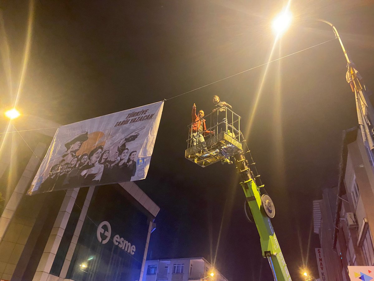 iyigenclkpendik's tweet photo. Bugün Pendikte her bölgemizde bayraklama çalışması gerçekleştirdik. Emeği geçen başta @metinhakan52 olmak üzere tüm gençlik kolları arkadaşlarımıza teşekkür ederiz. https://t.co/Bdzr0Ydve8