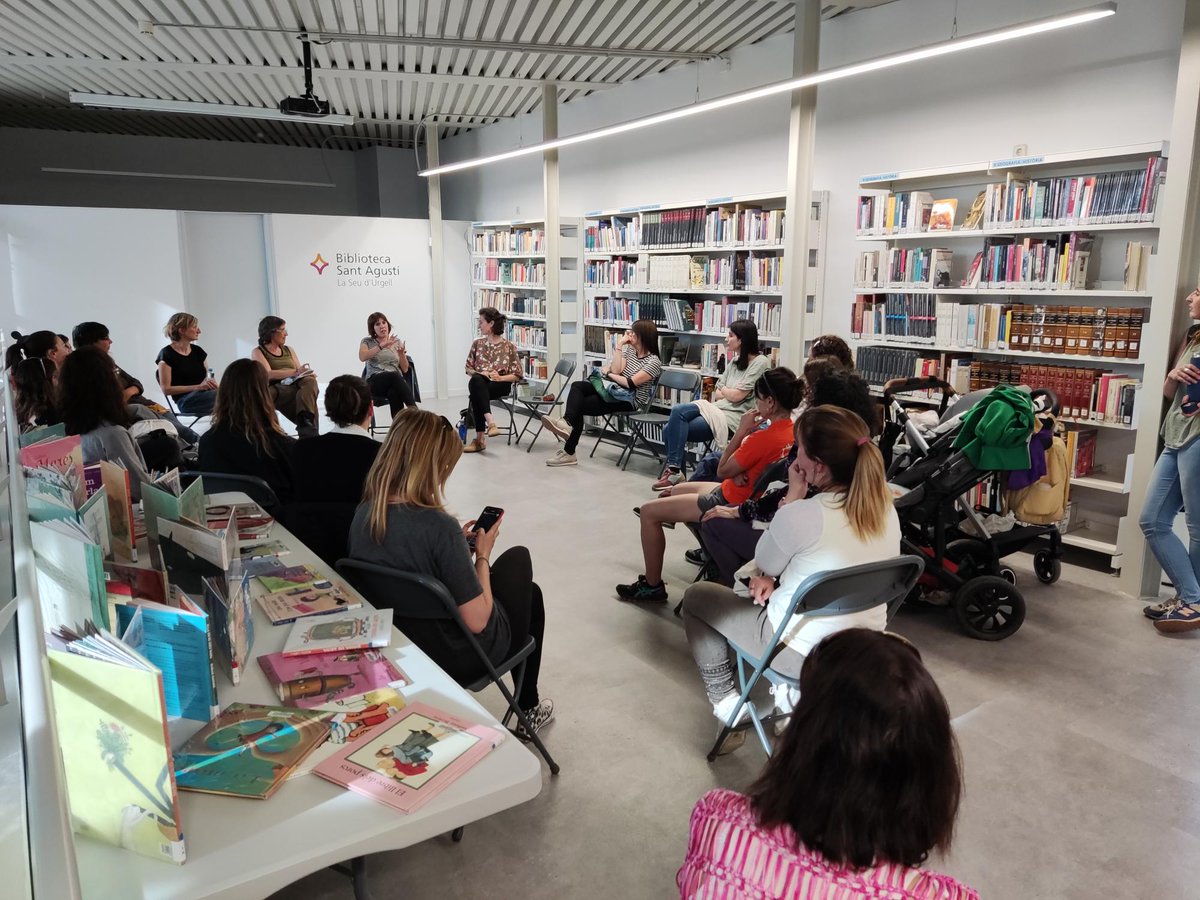 BiblioSeuUrgell's tweet photo. Taula rodona sobre #MaternitatsReals

👉 Amb l’Anna Bonet, l'Urgell Escribà, la Cristina Llahí i la Montse Baró
Modera: Gemma Guàrdia (SIAD Alt Urgell)

📚 Mostra de #llibres sobre #maternitat

#sermare #quèfemalesbiblios @ajlaseu @culturalaseu @bibliotequeslle @bibliotequescat https://t.co/p70bMp2eb1