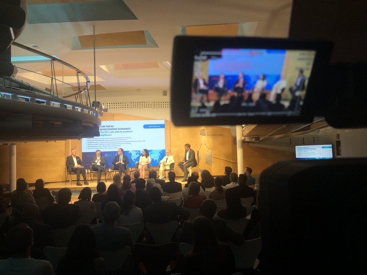 Enstream_Madrid's tweet photo. 🎥 @Enstream_Madrid emitiendo en #streaming para la @FBertelsmann 
📈 “What role for the EU in today’s geoeconomic scenario?”. El evento se puede seguir en directo en la página web de la Fundación. 
📍La jornada se está desarrollando en el @e_bertelsmann de Madrid.
#EUneighbours https://t.co/YK2zn7grwq