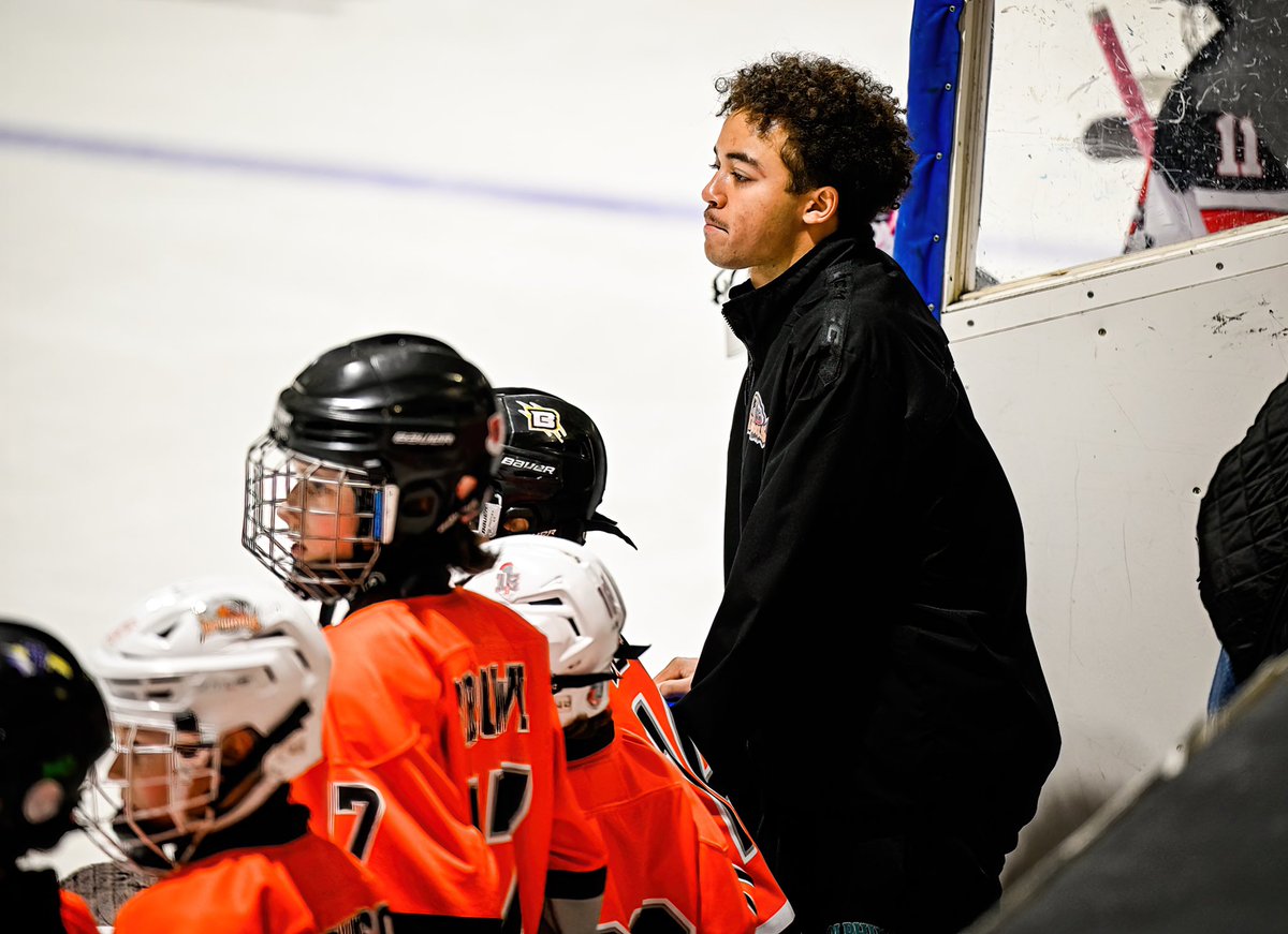 drumdragons's tweet photo. A number of our players gave back to youth hockey in Drumheller this spring by coaching our Jr. Dragons Academy Spring Teams! 

We’d like to thank them for being role models to these young hockey players and growing the game in Drumheller!

#OurTeamOurTown #JrDragons https://t.co/XrXp3zkwNW