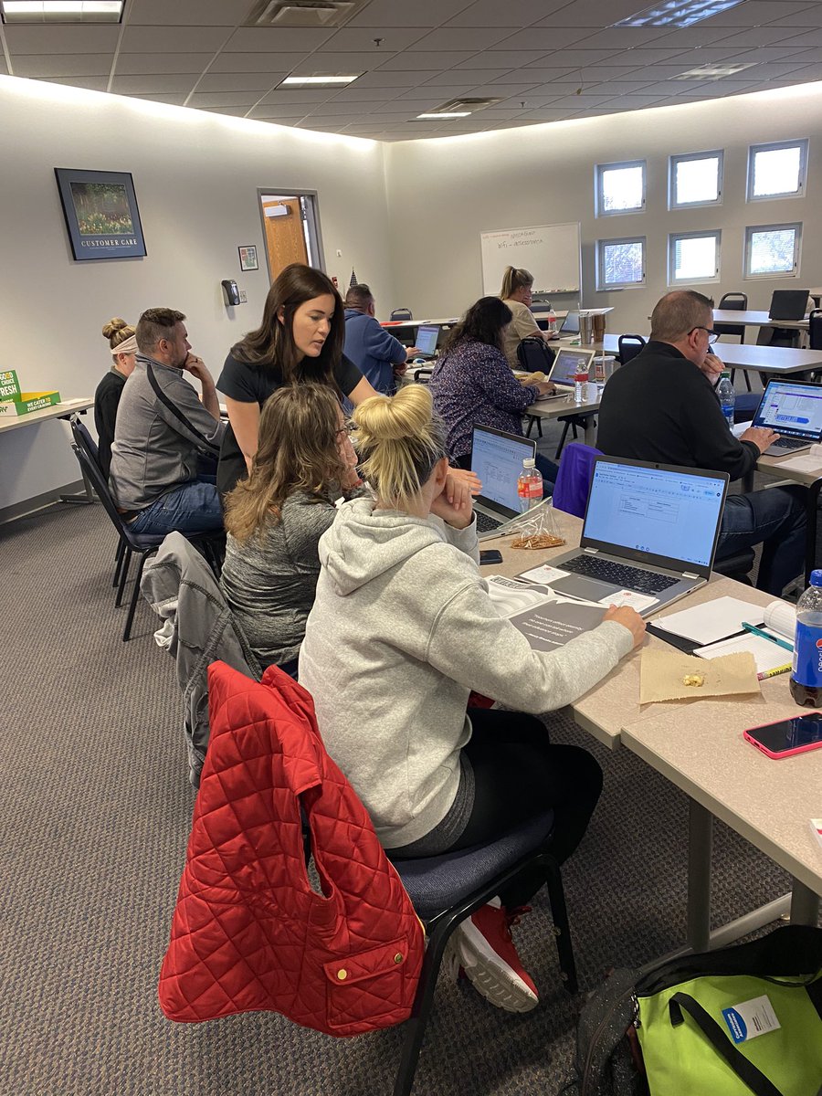 BGoodArtnGift's tweet photo. Day โ๏ธof #personalizedlearning by designing Community Inspired Innovative Lesson Plans with the fabulous @RaeHughart of the @teachbetterteam! I love being in the presence of our @NorthPointESC educators working hard to transform their practice! ๐ #teachfurther https://t.co/kuZH8z006n
