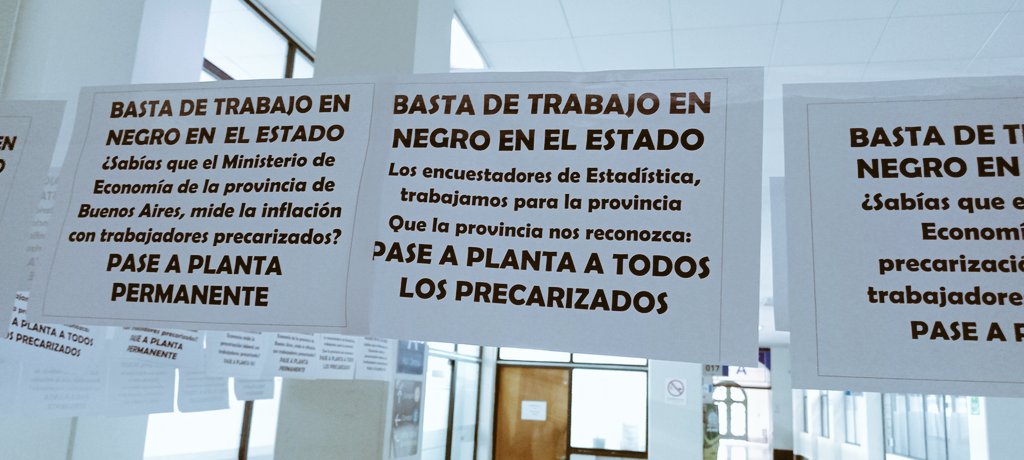 laukohn's tweet photo. @PabloJ_LopezOK Ministro, pedimos el fin de la precarización laboral en su Ministerio. https://t.co/s5td9m3gog
