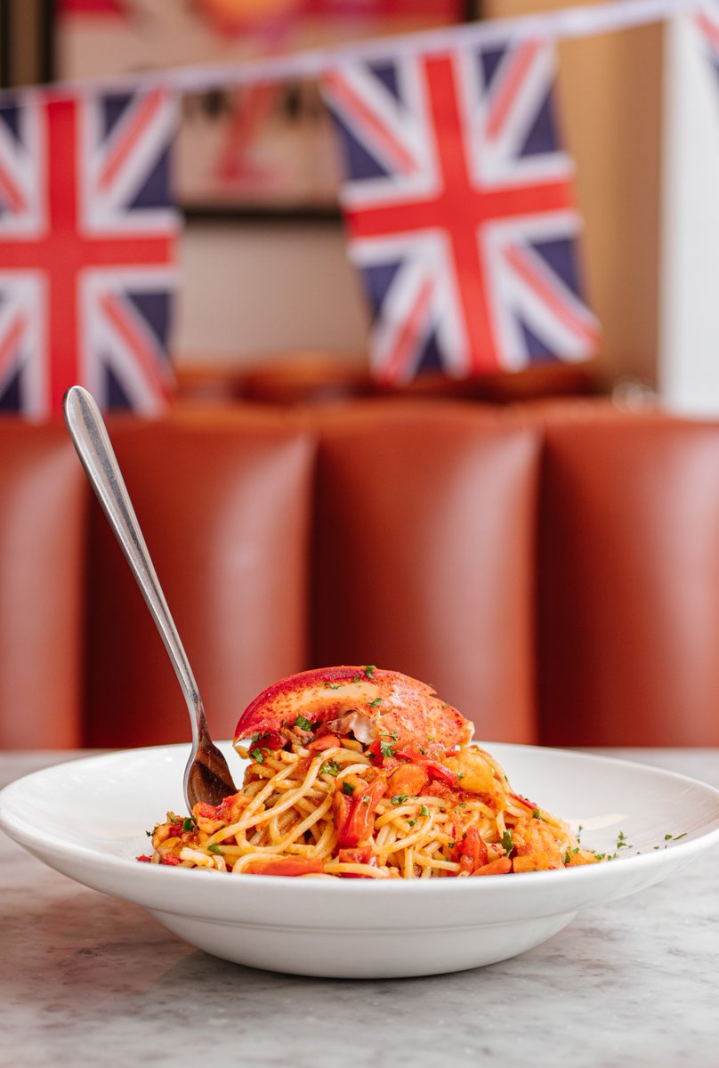 Our Coronation special has landed 🇬🇧

Treat your tastebuds to our Spaghetti All’aragosta (Spaghetti with lobster, San Marzano &amp; cherry tomatoes sauce, garlic &amp; chilli) to our menu. Enjoy with a complimentary glass of pink prosecco for £34.95. 👑