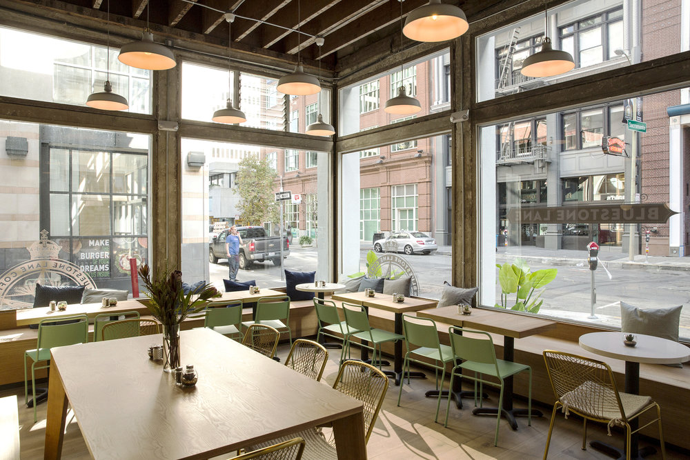 BLUESTONE LANE - SAN FRANCISCO
A picture-perfect cup of coffee just waiting to be shared. 

What is your go-to cafe order? ☕
#architecture #bluestonelane