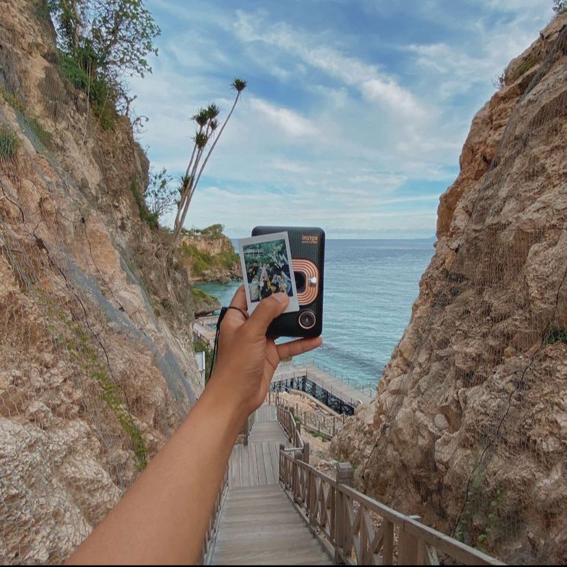 IndiaInstax's tweet photo. Travel overSEAS with instax mini Liplay and record your every sound! 🥰

#instax #instaxindia #miniliplay #liplay #photography #travel #traveldiaries #instantmemories #ocean https://t.co/6yDNGVzz5l