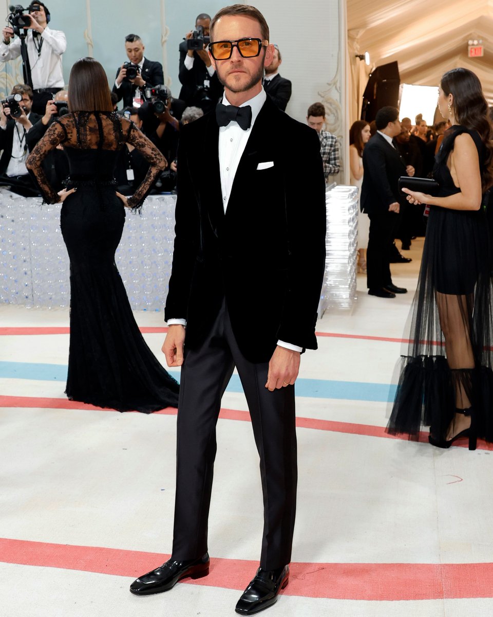 TOMFORD's tweet photo. #PETERHAWKINGS, THE NEWLY APPOINTED CREATIVE DIRECTOR OF TOM FORD, AT THE 2023 MET GALA WEARING #TOMFORD.

#TOMFORD #TFRedCarpet #MetGala2023 https://t.co/rMhf80vOrD