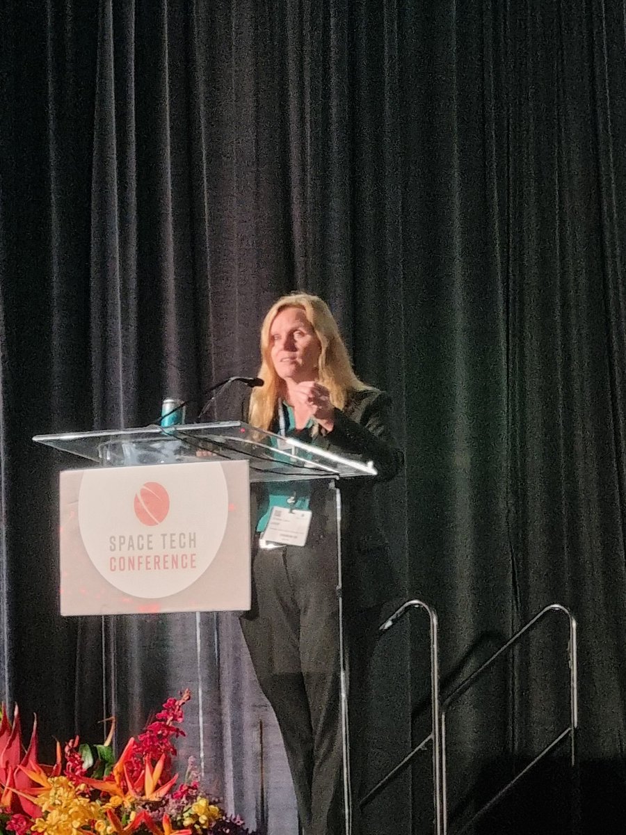 theliftoffs's tweet photo. Claire Leon of @SpaceForceDoD gave the opening keynote at the @spacetechexpo
She mentioned the tech needs from USSF: on-orbit servicing, AI/ML, situational awareness, automation &amp; robotics
 #SpaceTechExpo #space https://t.co/j5Gh4FyBaZ