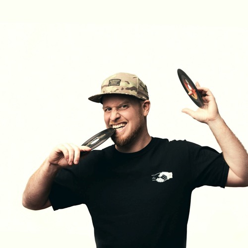 KoernerHall's tweet photo. Join us tomorrow for the ultimate dance party with Canadian jazz fusion band @ShuffleDemons, the electric Canadian DJ @SkratchBastid, and two-time Juno Award-winning Canadian vocalist and composer @caitygyorgy. Do not forget your dancing shoes! 🎟️ here: https://t.co/9fsMRXlXdS https://t.co/idS6nNm3Cv