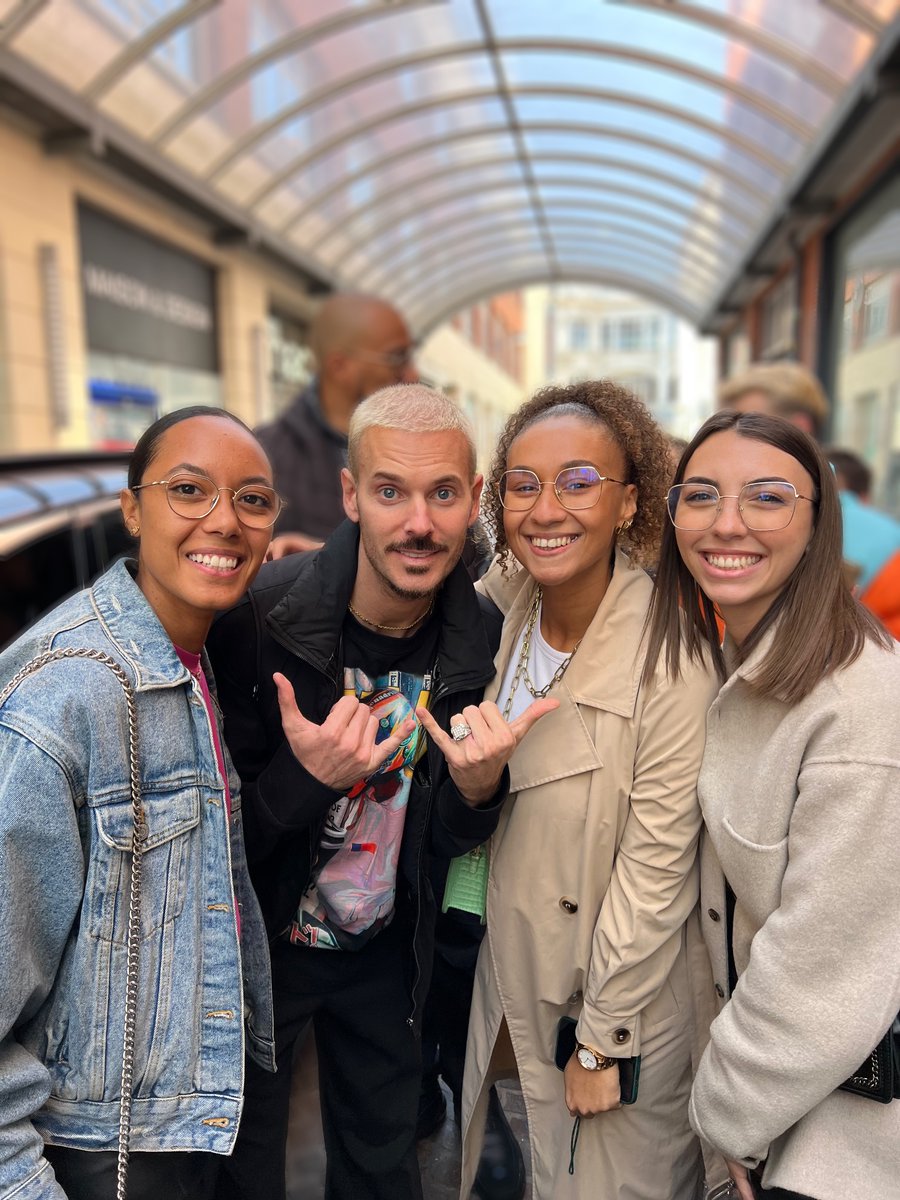 pokomendes's tweet photo. On prend les mêmes et on recommence. 🤝🏼 ✨ @MPokora https://t.co/lQpNMpfSCN