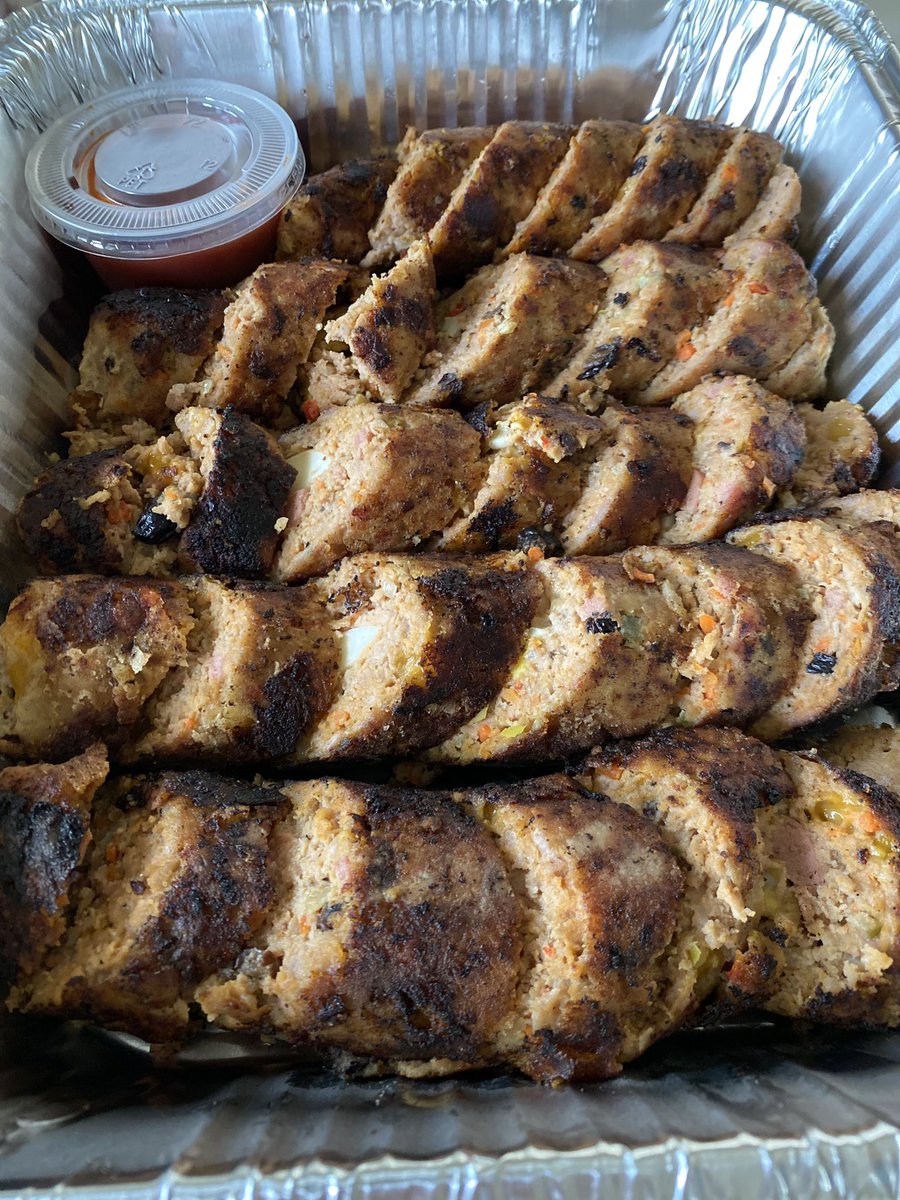 MFilcuisine's tweet image. Embutido! A Philippine style meatloaf. Oh, kay sarap naman! 😋Order now at mamitasfilipinocuisine.com/menu/ #filipinodish #filipinofood #filipinocuisine #food