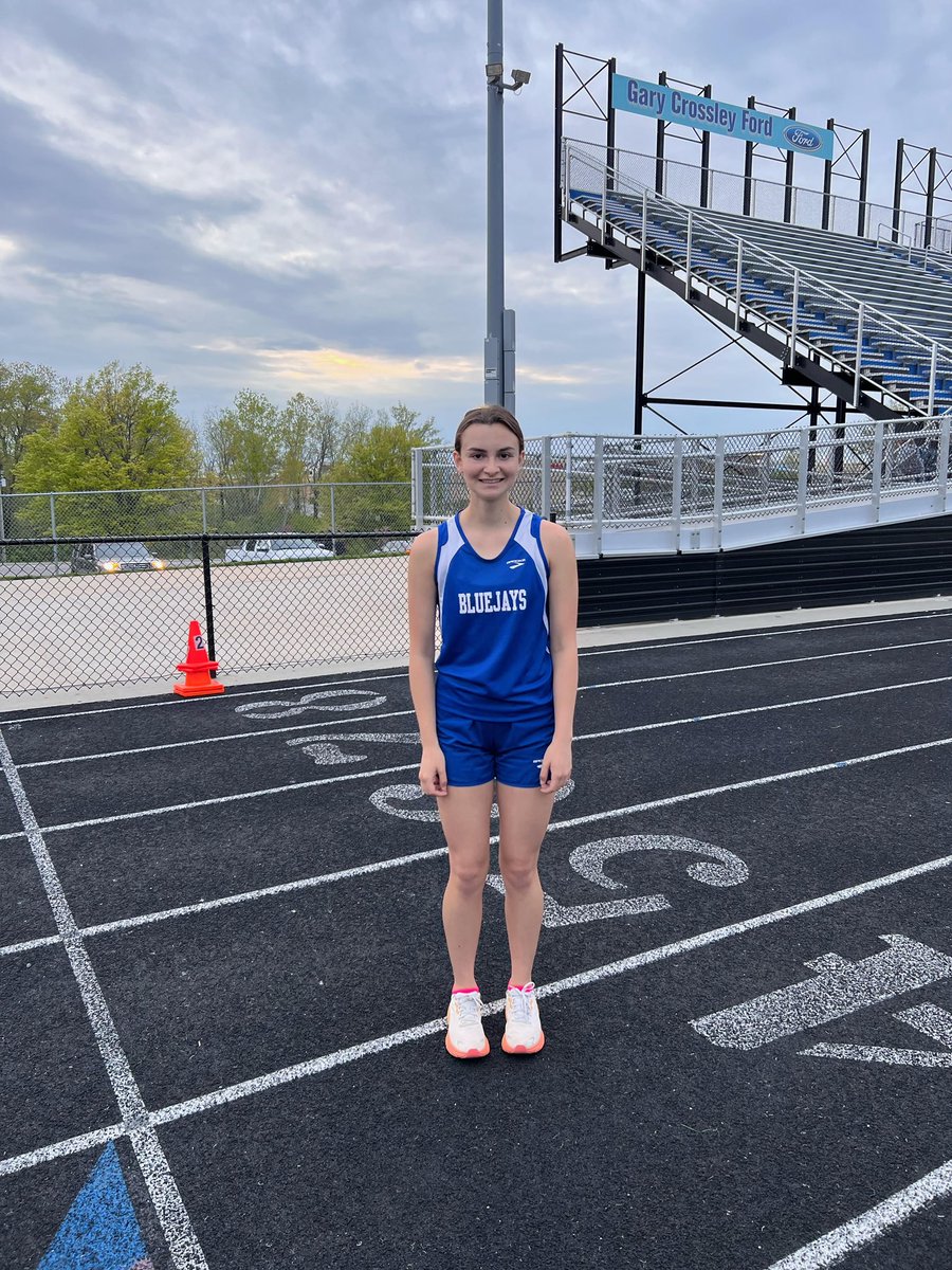 Lib8th's tweet image. Look at this record breaker!!
Congrats Lily Hurt for breaking TWO distance records this season!
1600: 5:34
800: 2:28

So proud!