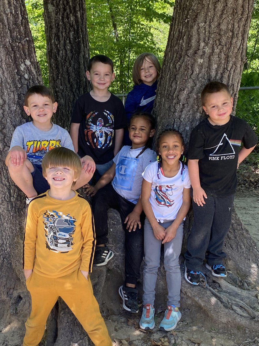 M_Wills2329's tweet image. A few PreKers catching some fun and sun today! #fromtinyacorns #sunnydays #firstfriends  @Desbears @DCS_TN @DCSTN_PreK