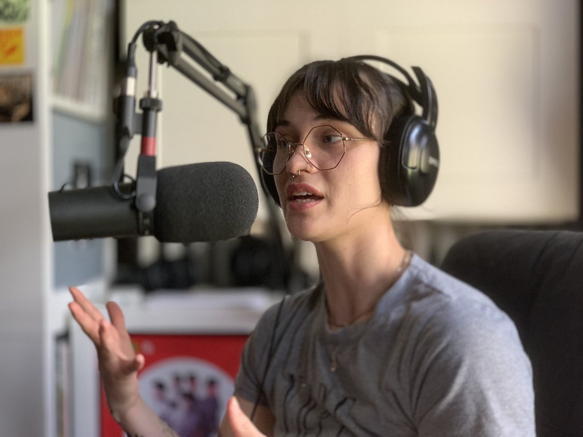 ChampaignIs's tweet photo. Coming this Friday at noon Episode 105 with Jules Rose 🥀 talking about her song “Run” recorded at @halfhousestu, getting to play the violin, and her favorite non-musical thing… 
#MusicWhereYouLive
#CUMUSIC
#MusicPodcast https://t.co/js0up8k5Dy