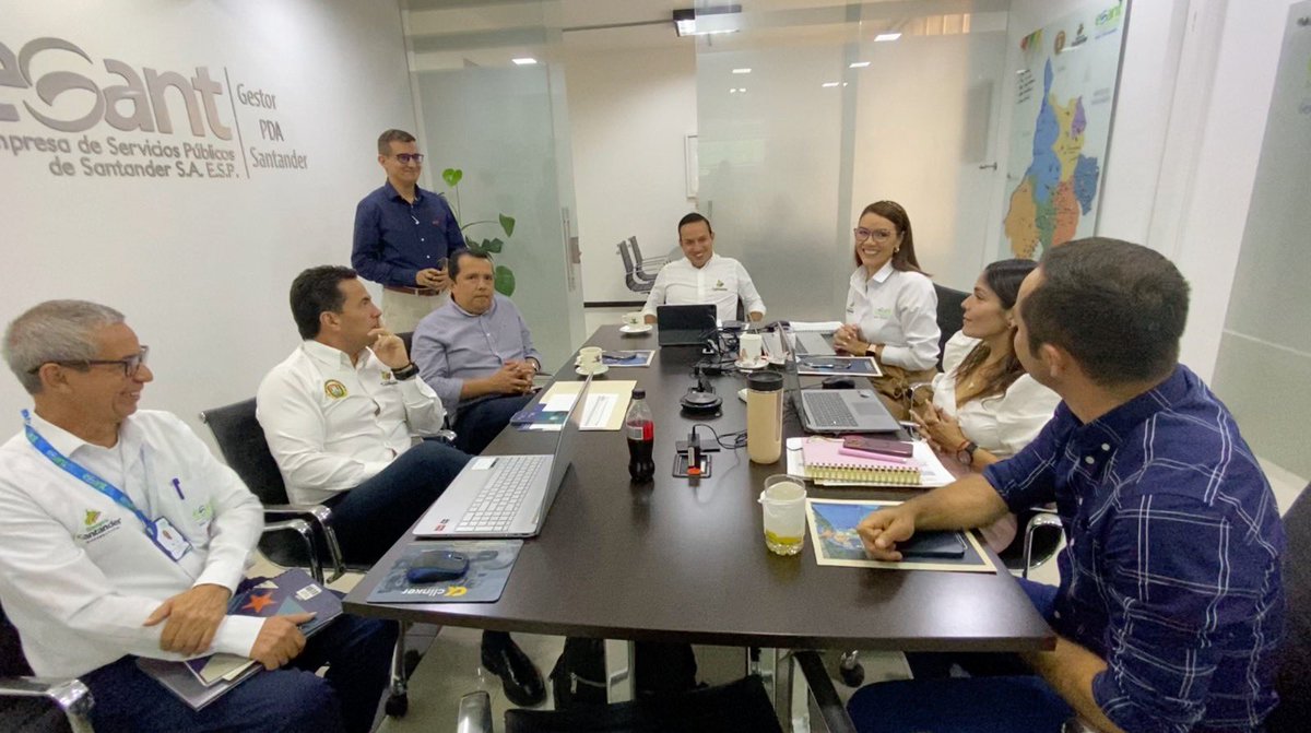 EsantSantander's tweet photo. ¡Trabajando por un Santander más próspero y sostenible! 💧✅

En nuestra Junta Directiva Ordinaria, liderada por el Sr. Gobernador de Santander @MAguilarHurtado presentamos y aprobamos el plan de acción e inversión 2023 de la Empresa de Servicios Públicos de Santander. https://t.co/2T5HHLx0rK