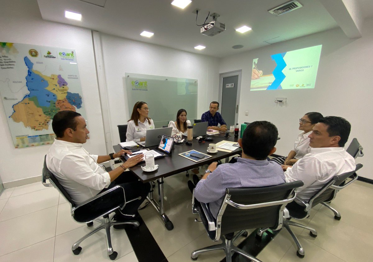 EsantSantander's tweet photo. ¡Trabajando por un Santander más próspero y sostenible! 💧✅

En nuestra Junta Directiva Ordinaria, liderada por el Sr. Gobernador de Santander @MAguilarHurtado presentamos y aprobamos el plan de acción e inversión 2023 de la Empresa de Servicios Públicos de Santander. https://t.co/2T5HHLx0rK