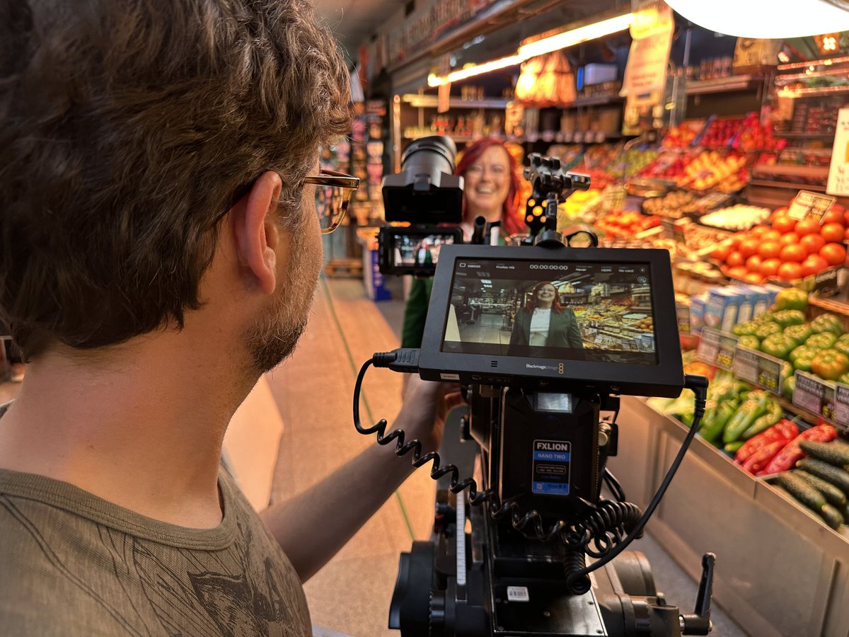 Qué guapa estoy siempre en la cámara de <a href="/ivan_roiz/">Ivan Roiz</a> 🤗

A las 19:45, en <a href="/la2_tve/">La 2</a>, #UnaMatemáticaVieneAVerte