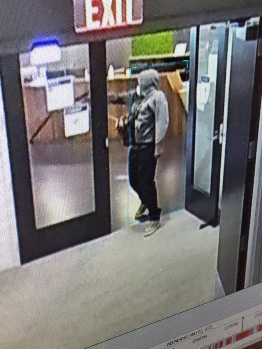 11AliveNews's tweet image. #BREAKING: @Atlanta_Police have released these photos of the suspect in an active shooter situation in Midtown. Latest updates: 11alive.com/article/news/l…