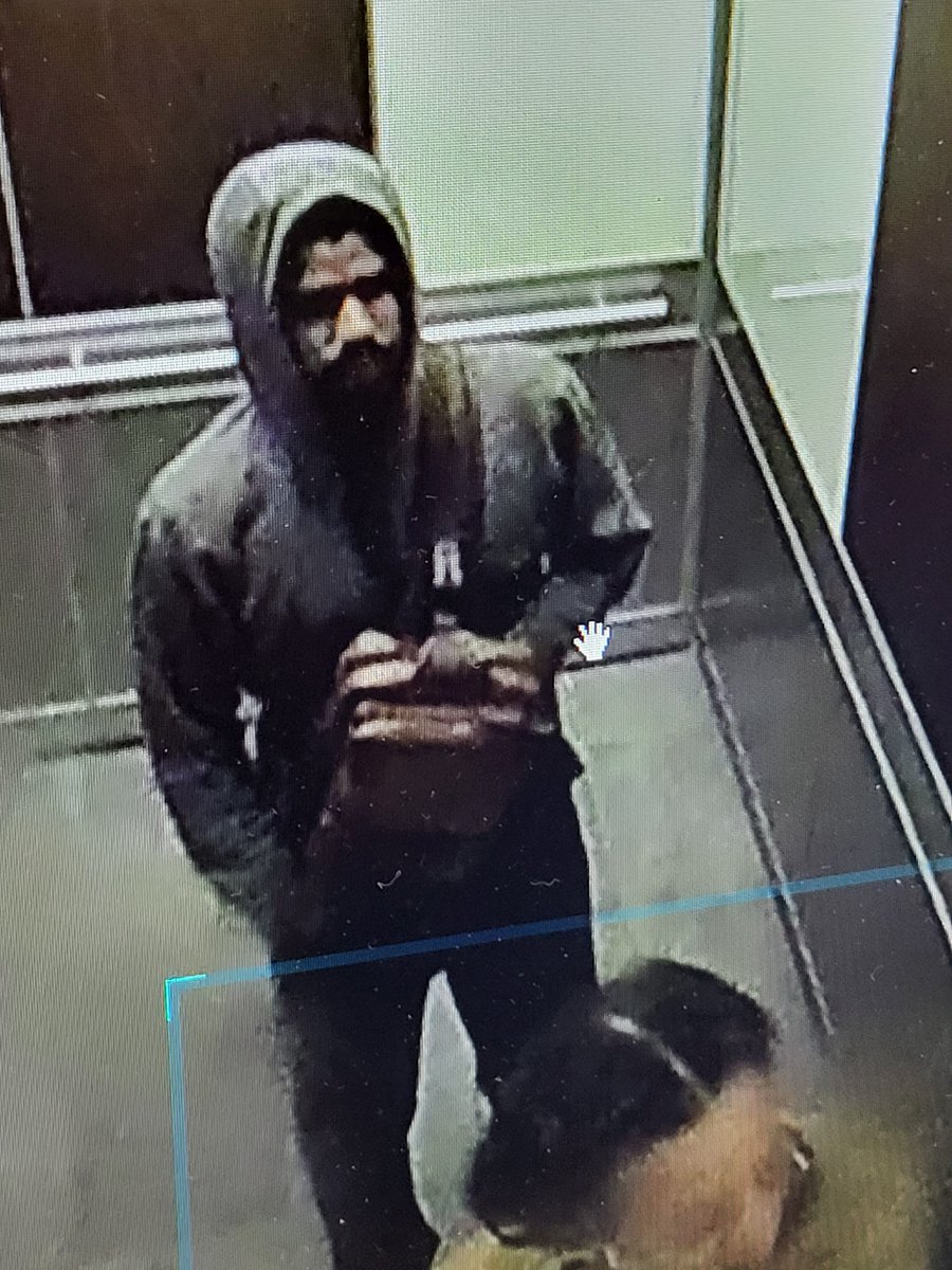 11AliveNews's tweet image. #BREAKING: @Atlanta_Police have released these photos of the suspect in an active shooter situation in Midtown. Latest updates: 11alive.com/article/news/l…