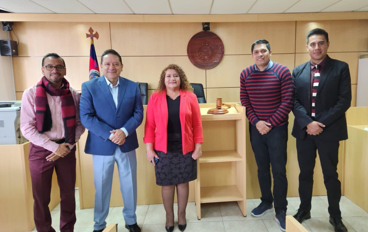 ces_ec's tweet photo. ➡️ | Ángela Calderón, presidenta de la Comisión Permanente de Doctorados del CES, se reúne con autoridades y estudiantes de la @Unach_ec, con el objetivo de tratar temas de índole académico de la IES. https://t.co/ACvd3pwX9R