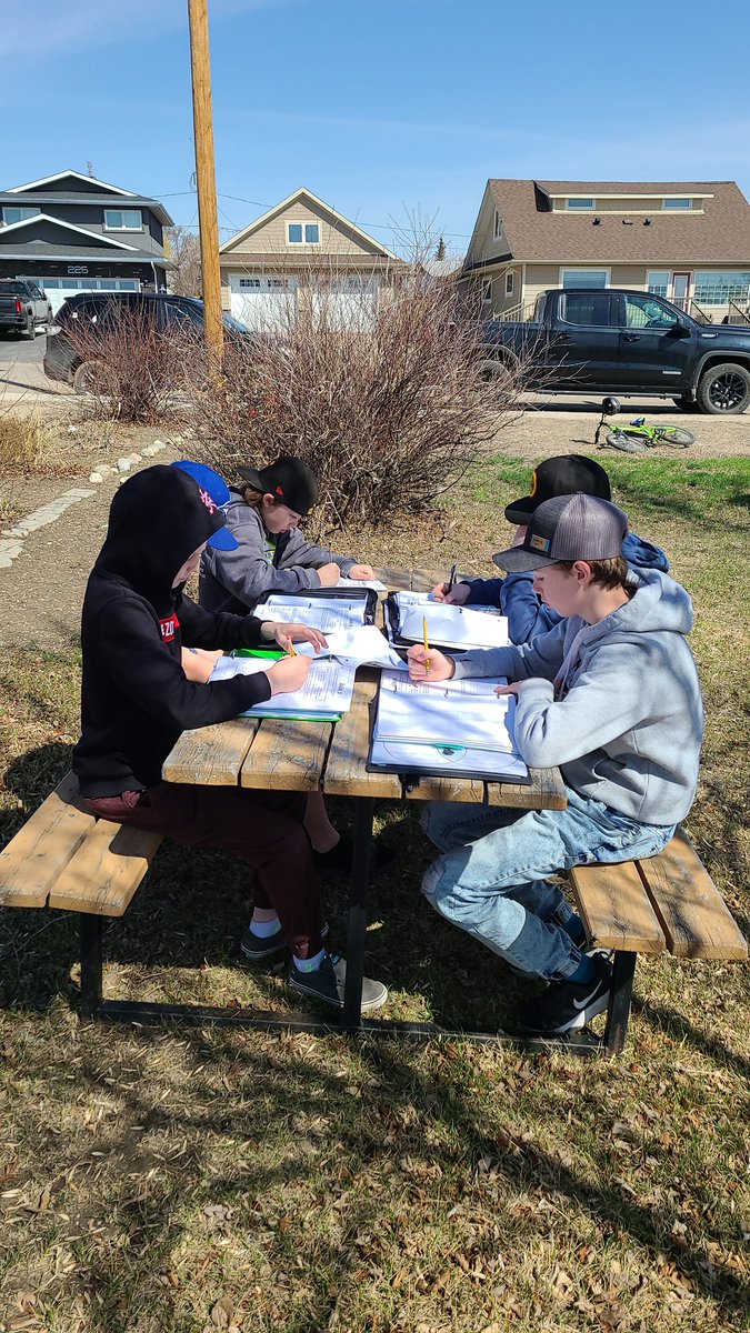 ECS Room 13 tweet media