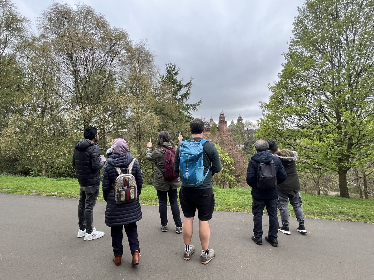 UofGByresHub's tweet photo. Our first photo walk for our ‘Public’s Public Health’ project had a nature theme and it took us took us out of Clarice Pears through the new St Mungo’s Square down the snow bridge and on to Kelvingrove Park with members @outdoorsforyou2 and @open_aye https://t.co/Lm6g7tVq24