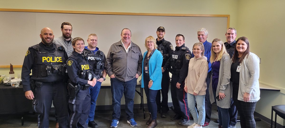 #CKLOPP, #PtboOPP, @PtboPolice, @DRPS, @cmhahkpr, & @RossMemorial attended @OntarioShores regarding Mobile Crisis Response Teams. This meeting provided an opportunity for teams to discuss effective ways to help those in the community who struggle with mental health & addictions