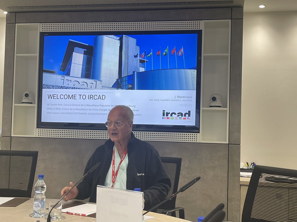 manou61269464's tweet image. Visite Privee IRCAD professeur Marescaux pour  le consul général de chine
Bravo au professeur Marescaux, toujours aussi visionnaire, avant-gardiste, passionné et passionnant.
Nous l’écouterions des journées entières
Que de projets à venir pour les ircad 2024 #marescaux #ircad