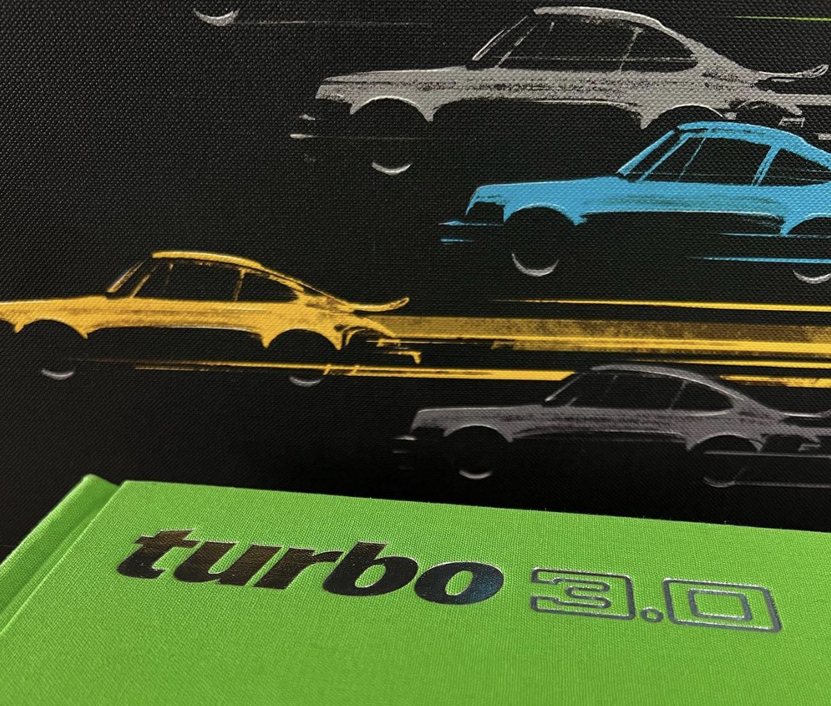 parabolicabooks's tweet photo. https://t.co/BfjOdYxgqb  @Elferspot calls it "One of the best #Porsche books ever. Period."  #930turbo #porsche930 #911turbo #porsche930turbo #porsche911turbo #porsche #porsche911 #porschepassion https://t.co/6nZZK6134s