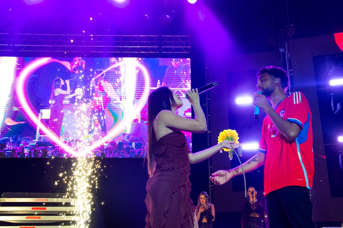 2 @movistararena llenos de emociones junto a <a href="/jaywheelerpr/">rueditasツ</a> agradecido de la confianza y permitirme producir este lindo encuentro, gracias #Chile 😍🫶🏽 <a href="/fullmetalmundi/">Full Metal Mundial</a>