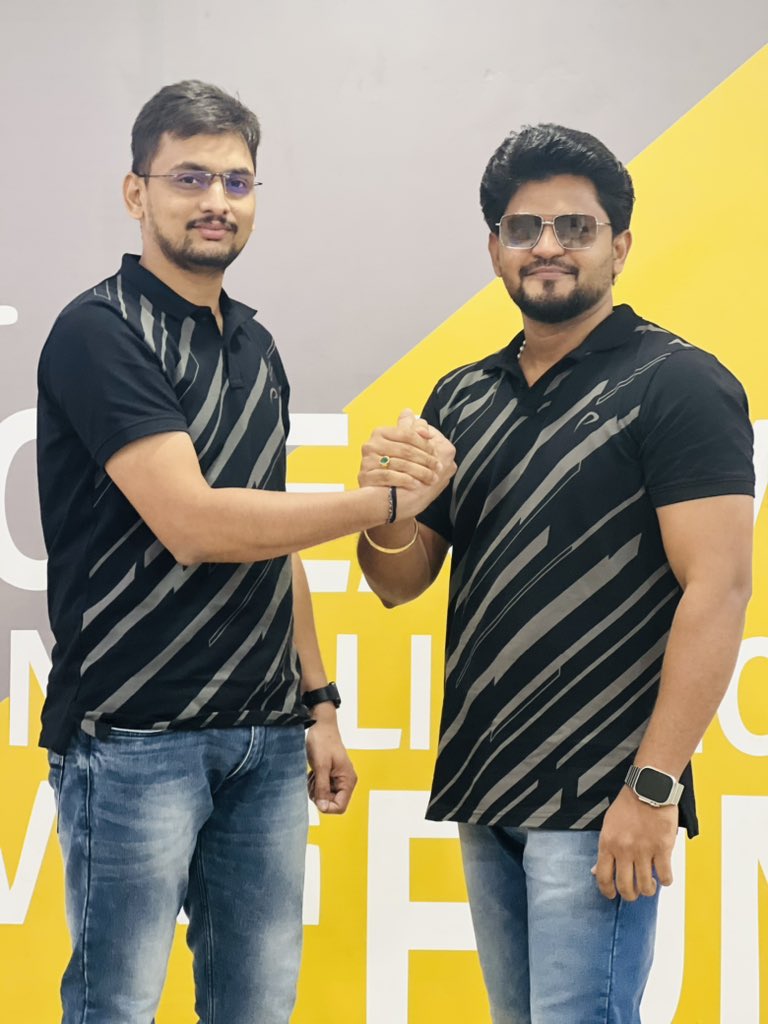 SivaKumarPilli's tweet photo. We're twice as nice. Chapter-2 #officemate #bro #samedress #samedressing😍 #samepinch #officewear #life #lifestyle #fashion #sivakumarpilli #photography #photoshoot #piccredit @iswathibindu https://t.co/AUmo0ermHJ