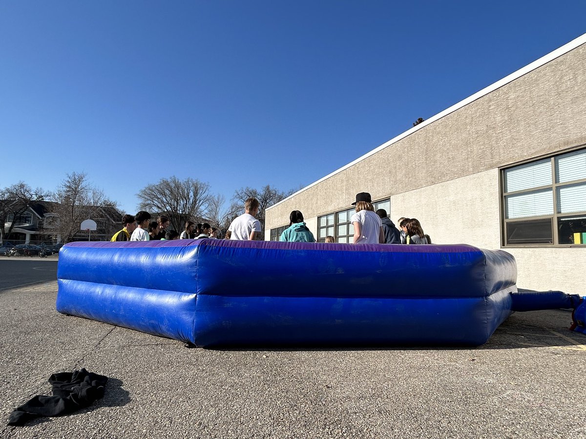 HuttonAltadore's tweet photo. Phys Ed:  Gaga ball outside! https://t.co/Ln8dhR1v6W