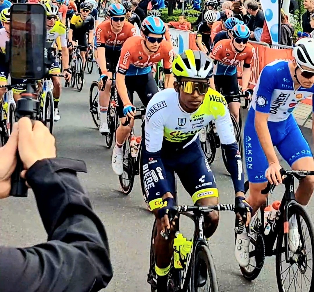 Eritrean promising rider @Ak16696Aklilu🇪🇷 sprints to 3rd place in Eschborn-Frankfurt @DerRadklassiker U23. His first podium in Europe after joined his new team @CircusRT_U23 last April. Great start Akile. #
#Radklassiker🇩🇪