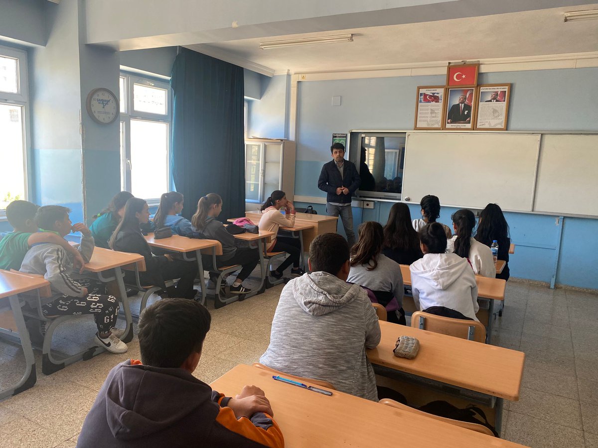 Okulumuz kayıt bölgesinde bulunan ortaokul ve liselere okulumuz tanıtılmıştır. Öğrenci ,öğretmen ve velilere mesleki eğitim ile ilgili bilgilendirme yapılmıştır.<a href="/yasintepe/">Yasin TEPE</a> <a href="/erdalkilinc27/">Dr.Erdal KILINÇ</a> <a href="/fatih_turkhan/">Fatih TÜRKHAN</a> <a href="/ugur_cellat/">ugur cellat</a>
