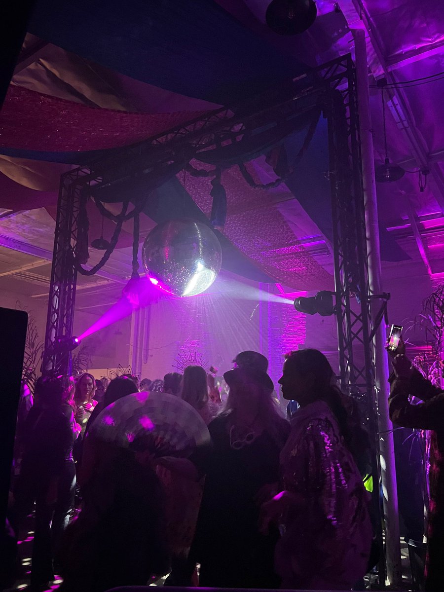 Purebackline's tweet image. We also carry misc. event items such as this giant disco ball and fog machines
🌫️🌫️🌫️
#eventrentals #discoball #fogmachine #purebackline #wednesdaythought #clubrentals