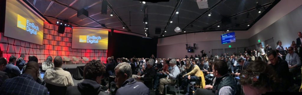 StrategyMaestro's tweet image. RT techreview "RT @ilkedemir: Full house at #EmTechDigital for @geoffreyhinton’s talk. https://t.co/cfpJXC9UoS"