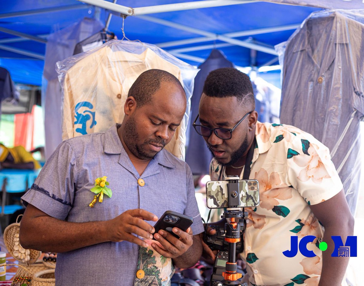 RalphSimon13's tweet photo. Tout l’événement dans un click. #Photographie #JCOM #MrClick #Foire #PlaceDumas #Jeremie #1erMai https://t.co/LjOiAKTYVR