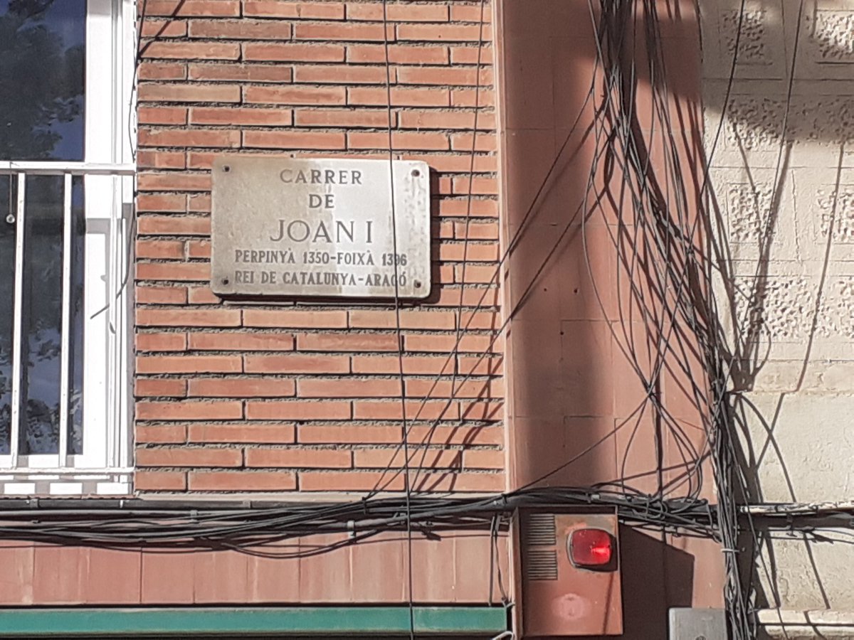 NuriaPiVendrell's tweet photo. Si el rei Joan aixequés el cap.... https://t.co/M23PwTVmUW