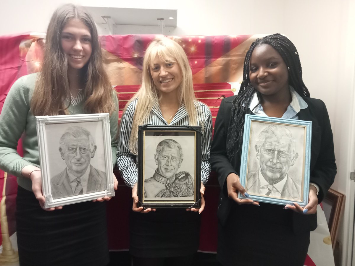 ArtSedbergh's tweet image. A triple nomination this week:  Feyi, India and Tatty are our artists of the week. They not only completed a refined portrait which are all fit for the king. They also painted their frames ready for display @BrownOfSedbergh  and @jacksonandgraham accountancy. #supportmainstreet