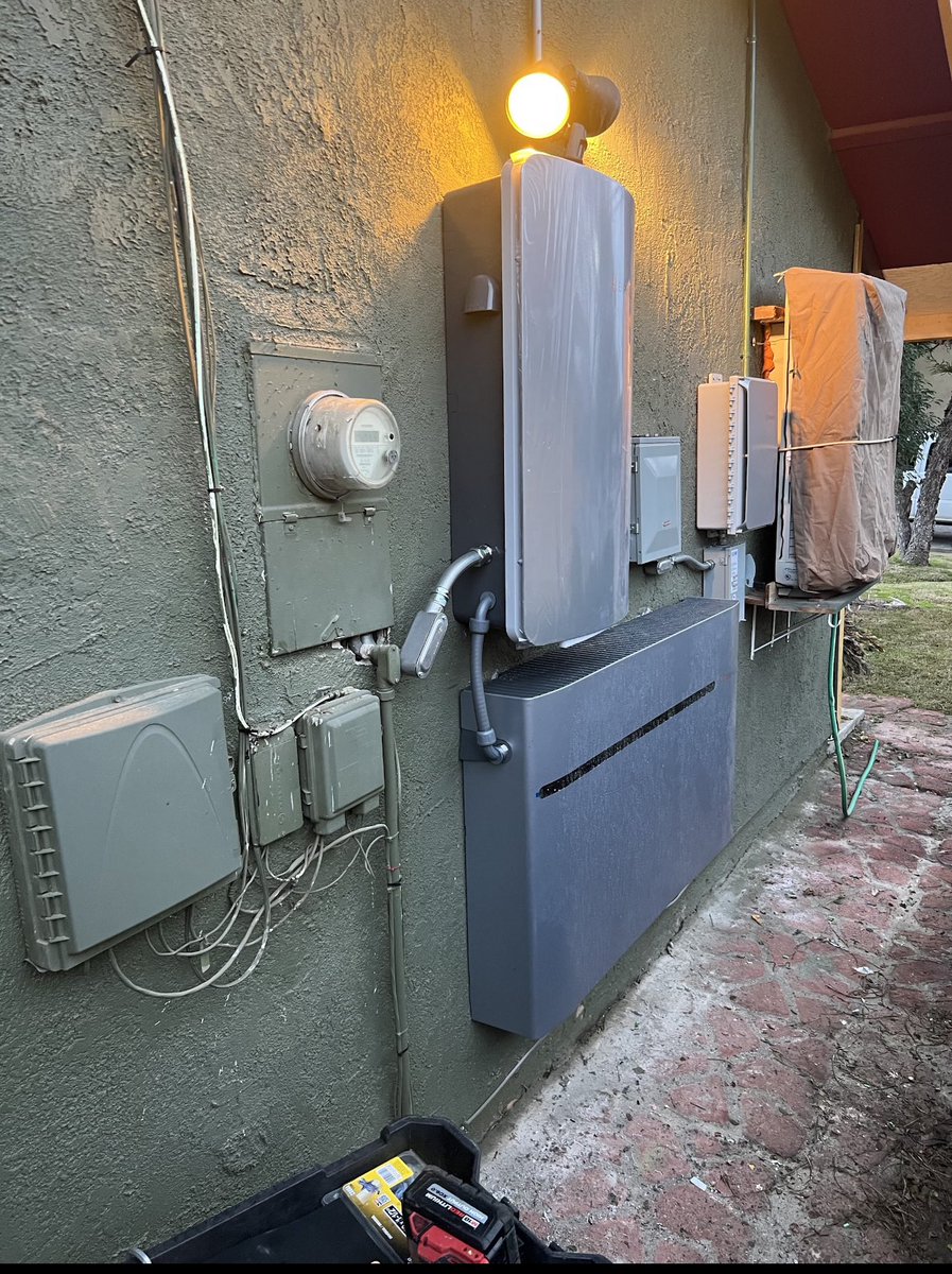 owenclymer's tweet photo. @SIRCStock  #solar #residential #projects https://t.co/0tg7vVsx03