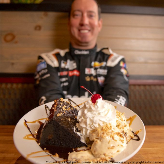 Happy birthday to Kyle Busch! Enjoy your Hot Fudge Cake Sundae and have a great day. 