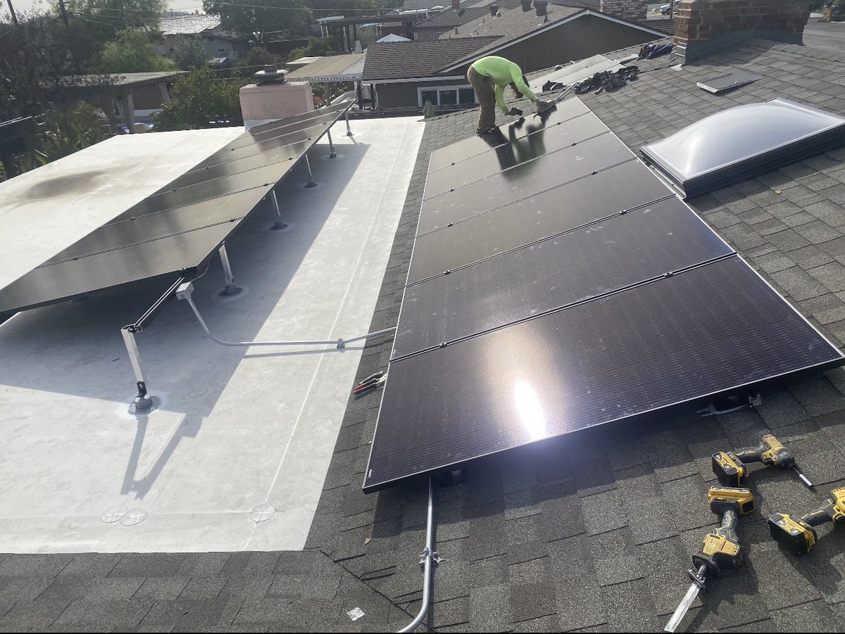 owenclymer's tweet photo. @SIRCStock #solar #residential #projects https://t.co/Y5hHMSrZtM