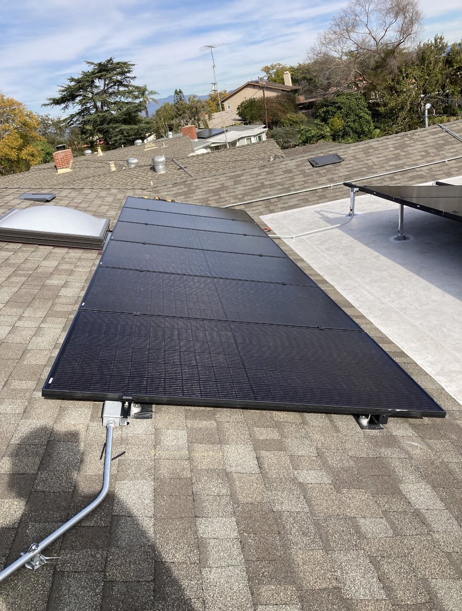 owenclymer's tweet photo. @SIRCStock #solar #residential #projects https://t.co/Y5hHMSrZtM
