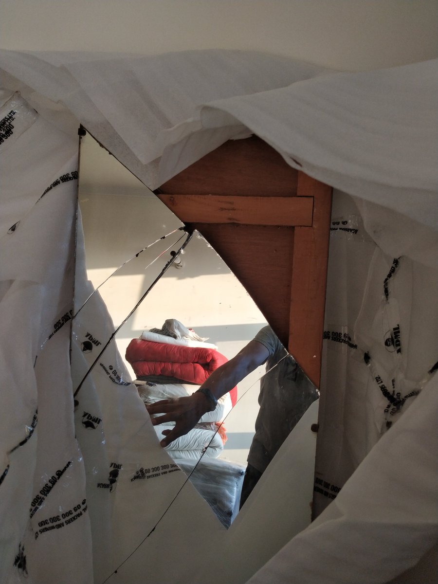 Tweet_SDutta's tweet photo. First experience with Agarwal Movers &amp; Packers turns out to be a disaster. (GCPRG232400032) Prayagraj to Zirakpur, Chandigarh. Had better experience with Local players in the past. Paid premium for a hassle free experience. @DRSAgarwal @rameshagrwl https://t.co/bmnePezwq3