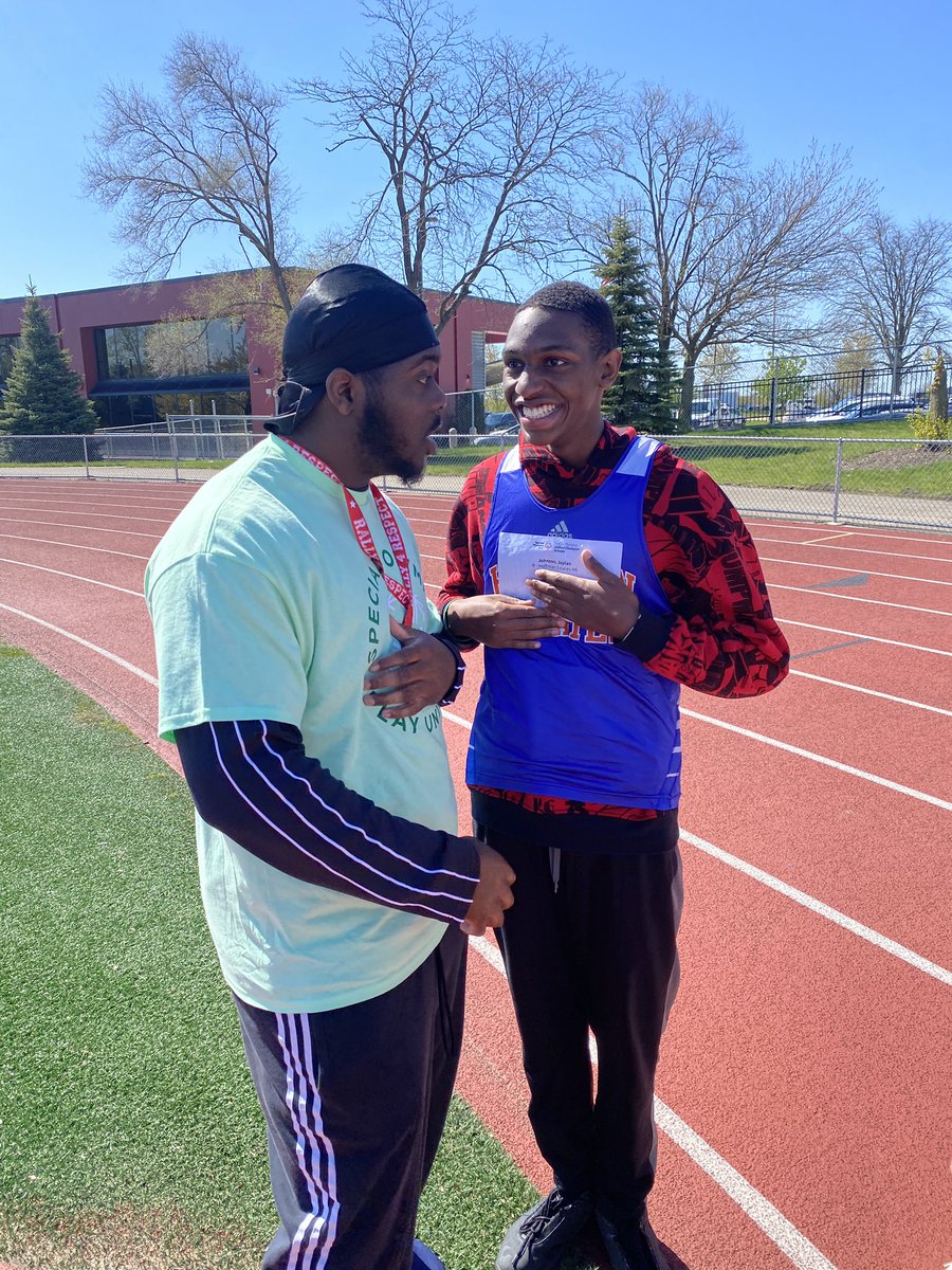 Mrs Amy Longmore Olson tweet media