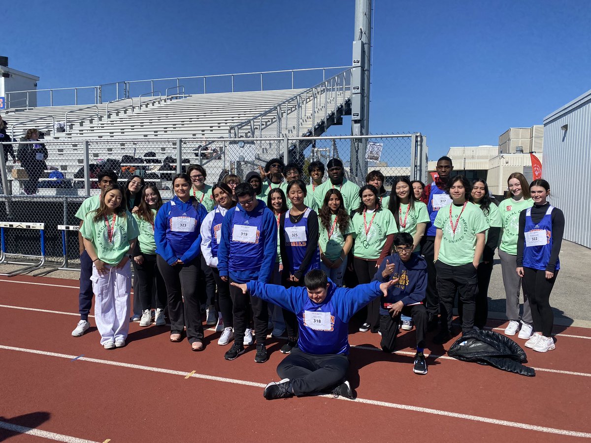 What a beautiful day filled with teamwork, encouragement and competition. #HoffmanHawks #WeAreOne #GenerationUnified #ChooseToInclude Our #Volunteers were amazing! Thanku❤️ @broesner_HEHS <a href="/ihmsman74/">Billy Ray Bob Jones</a> <a href="/sarmstrong1994/">Sean Armstrong</a> @Mcgarvey and Mrs Morgan, Ms Papa, Ms Pontrelli, Sorci, Coleman