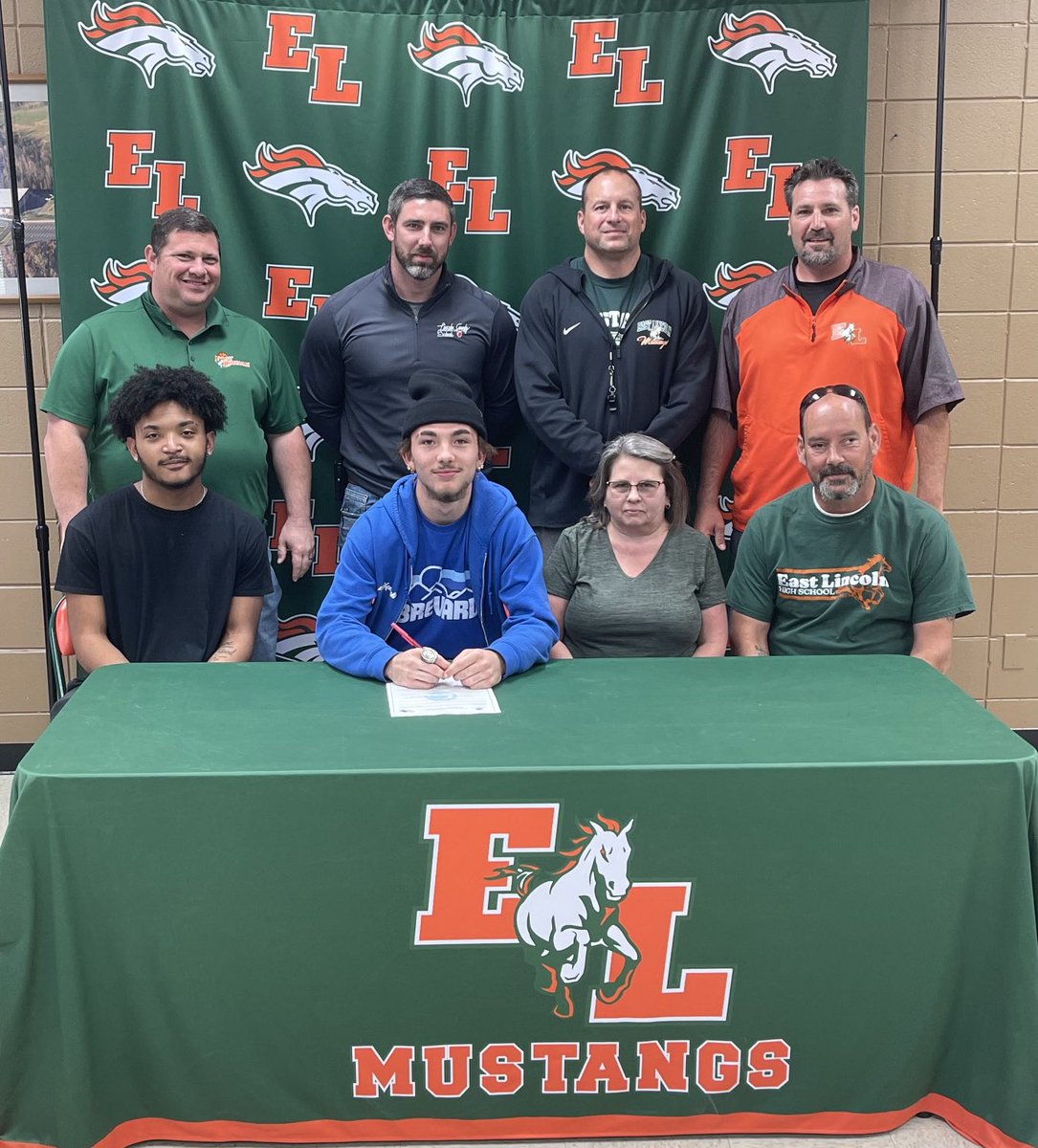 athleticselhs's tweet photo. It’s official, big congrats to ⁦@eastlincolnfb⁩ player Virgil Bingham as he will continue his education and football career at Brevard College, GO MUSTANGS https://t.co/0uSRAwP0Jo